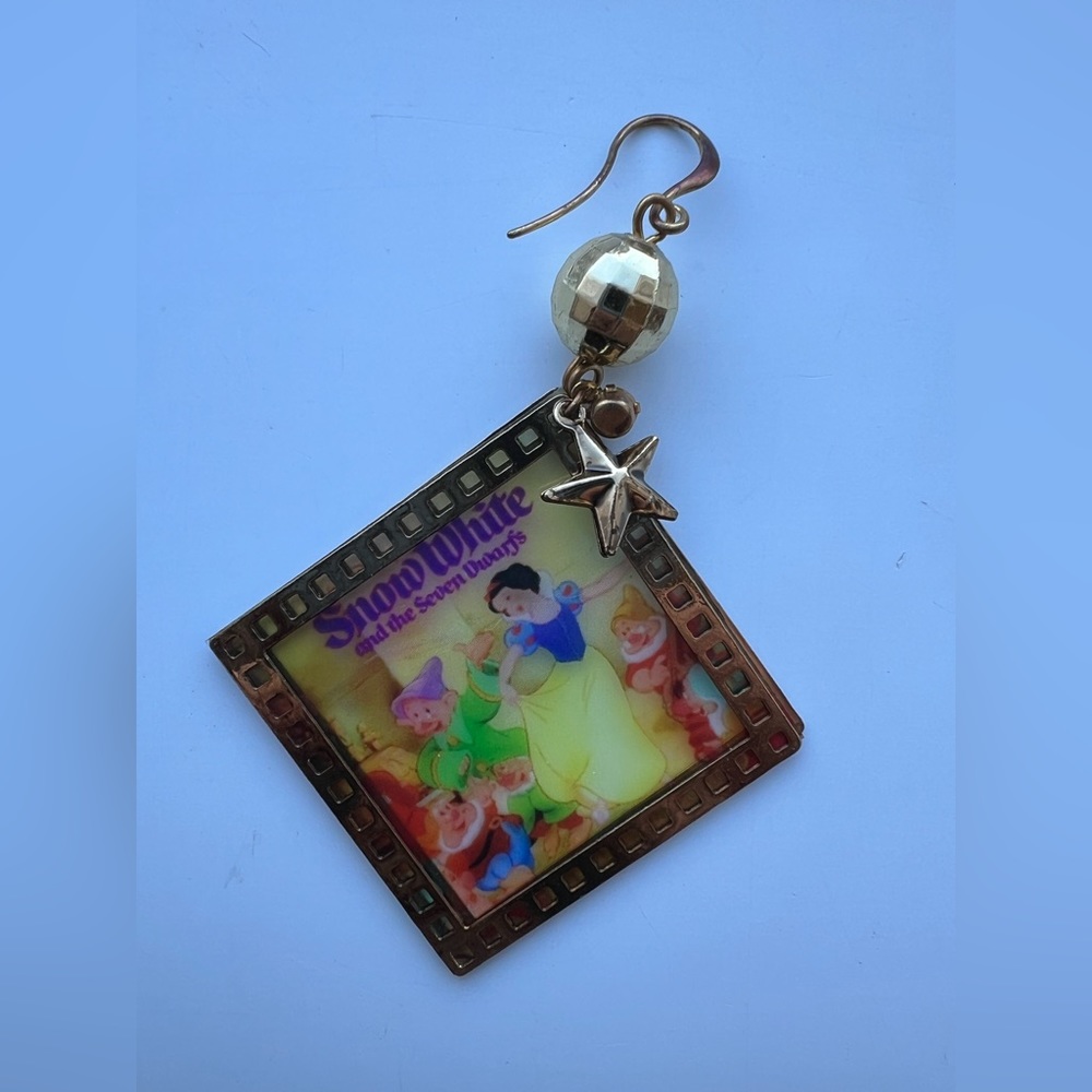 Disney Snow White dangling film earring